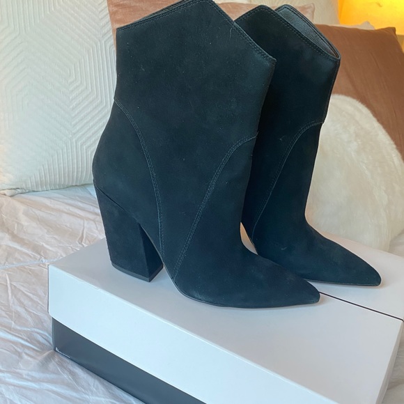 NWT Dolce Vita Nestly Bootie Black Suede - Picture 3 of 7